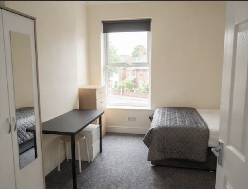 Furnished Room to Rent in Cricklewood, NW2 – £800 PCM